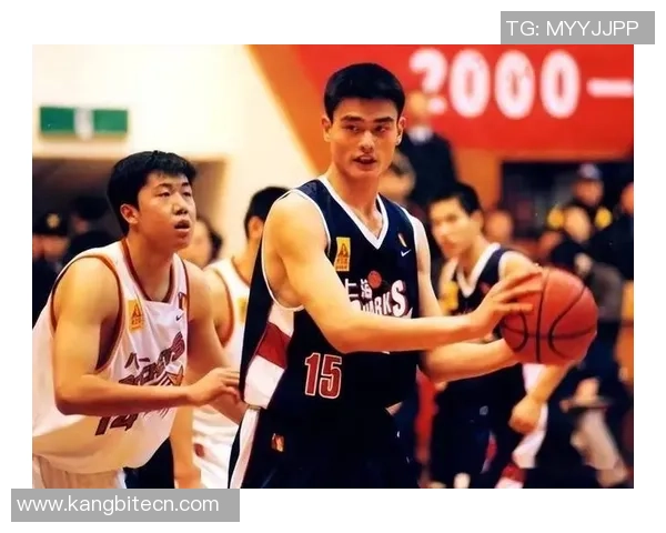 姚明带领上海鲨鱼崛起的传奇故事与篮球梦想的追逐之旅